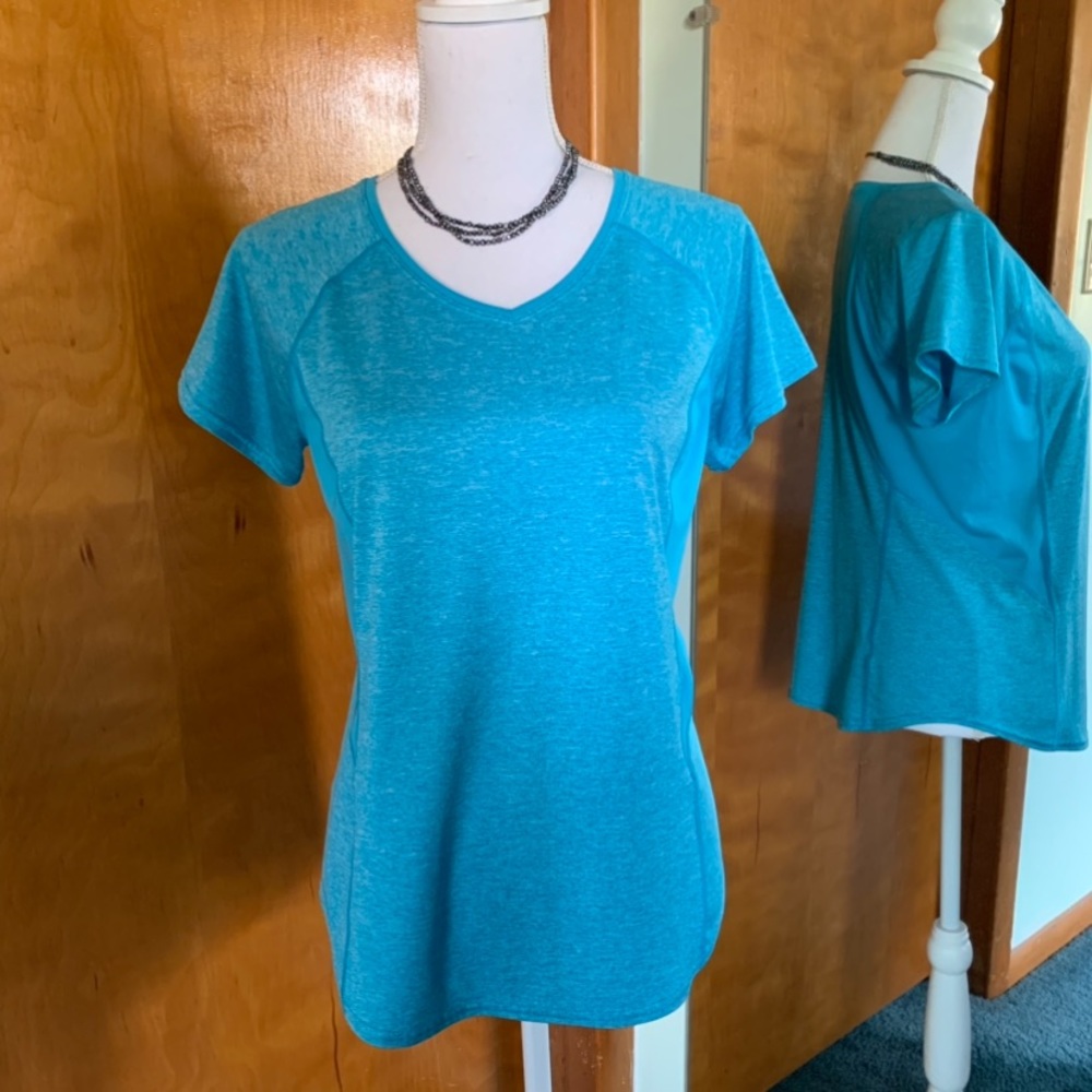 Tek gear activewear V neck short sleeve tee